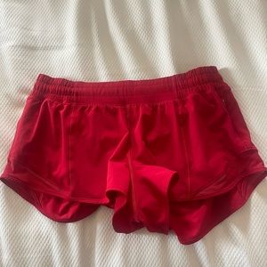 Lululemon Hotty Hots 2.5 inch shorts.